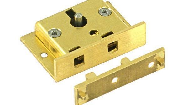 Правильно врезать замок в межкомнатную дверь